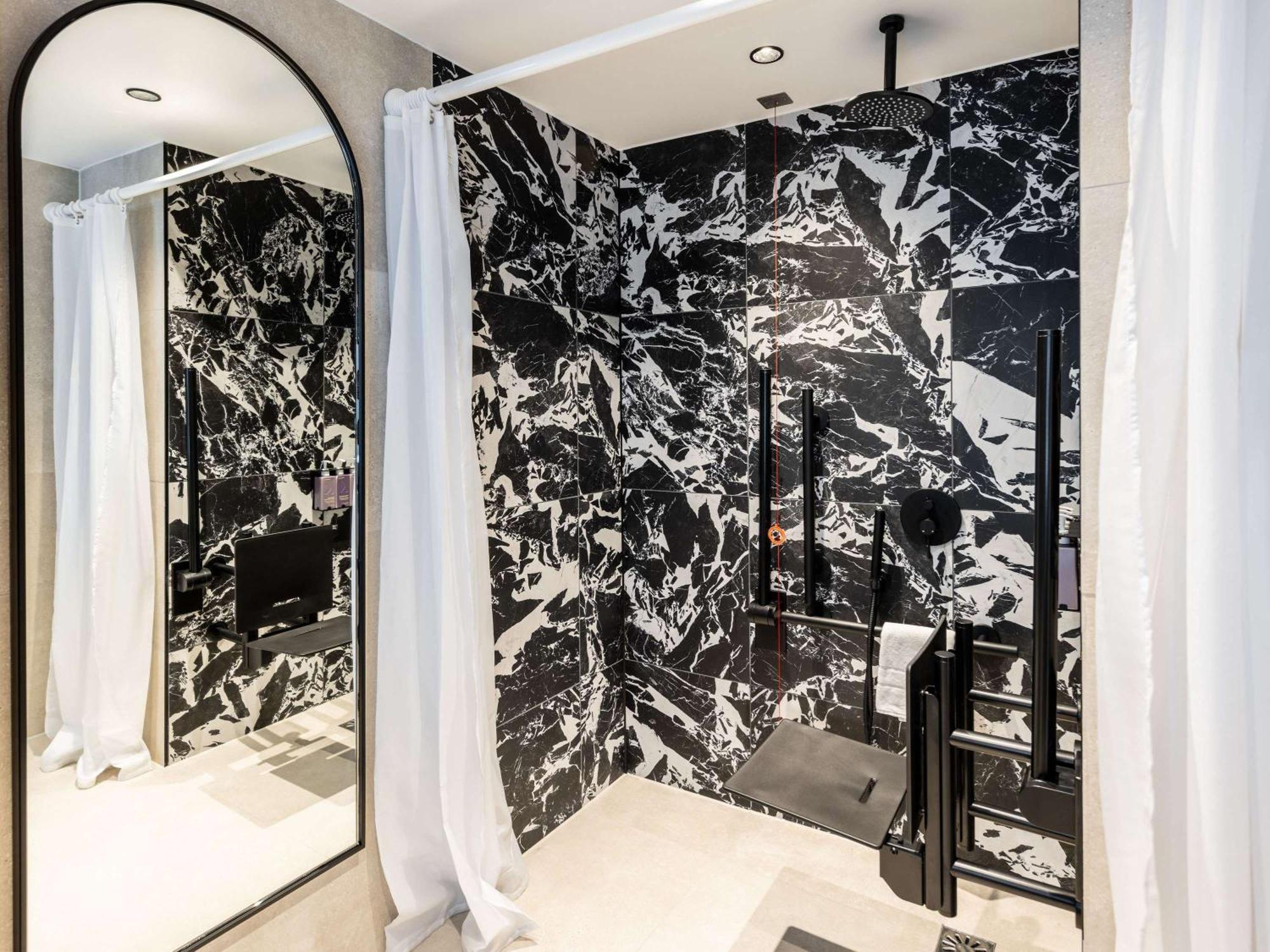 Tribe Manchester Airport By Accor 4*