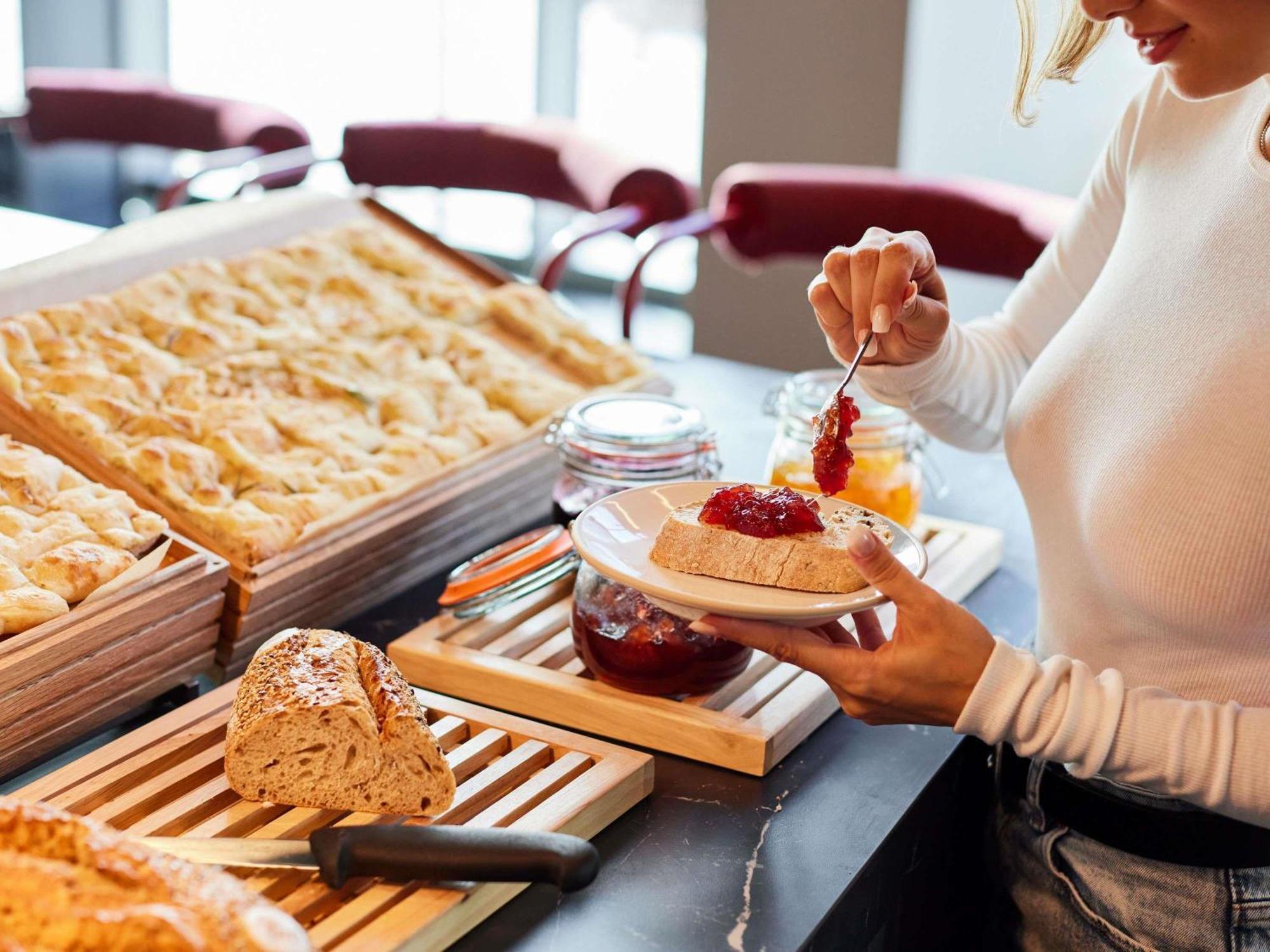 Отель Tribe Manchester Airport By Accor