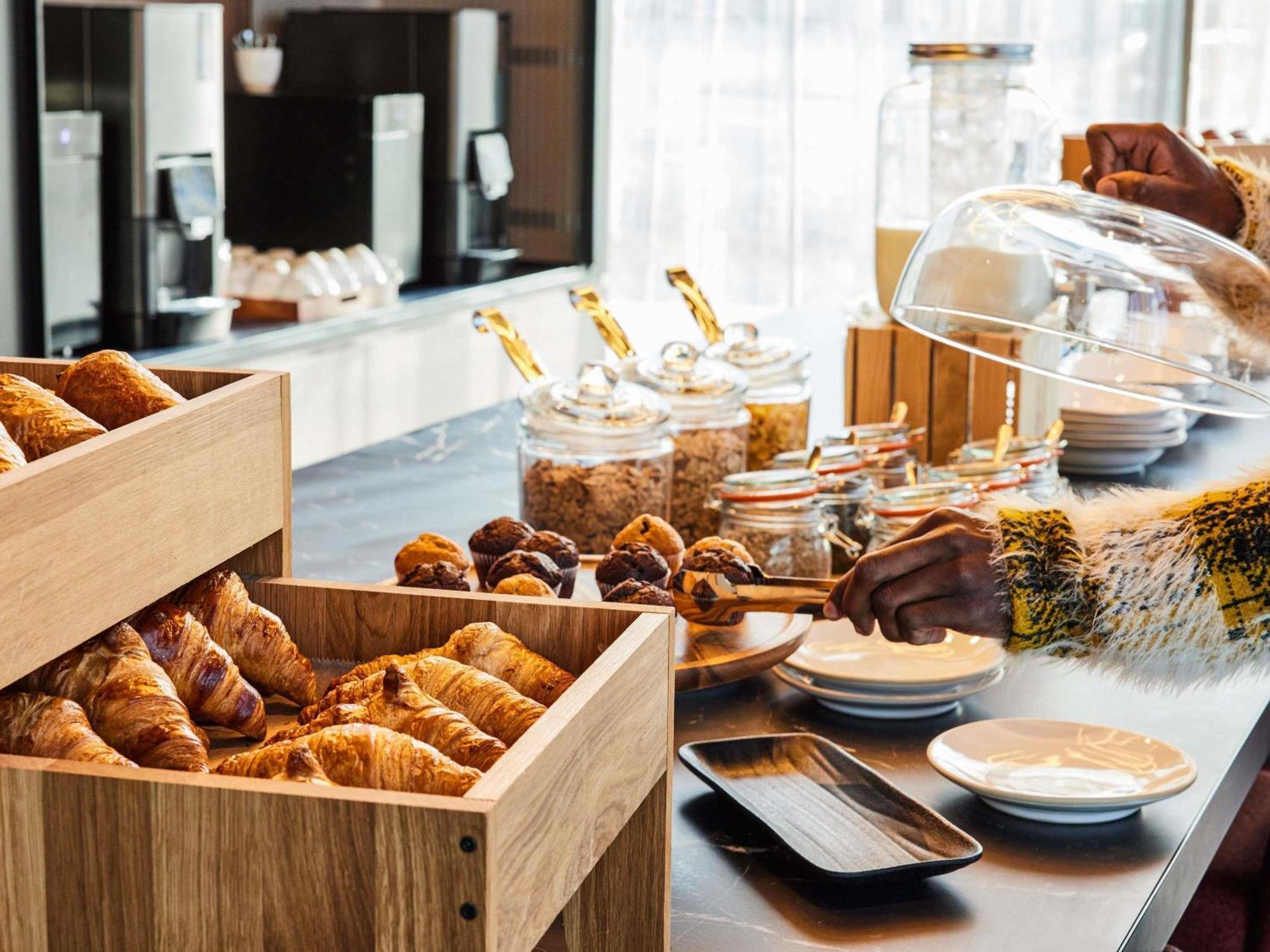 Отель Tribe Manchester Airport By Accor 4*